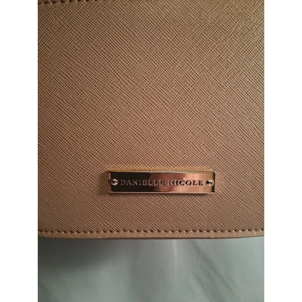 Danielle Nicole Penelope Structured Crossbody Mauve Pink Faux Leather Handle - Picture 4 of 15
